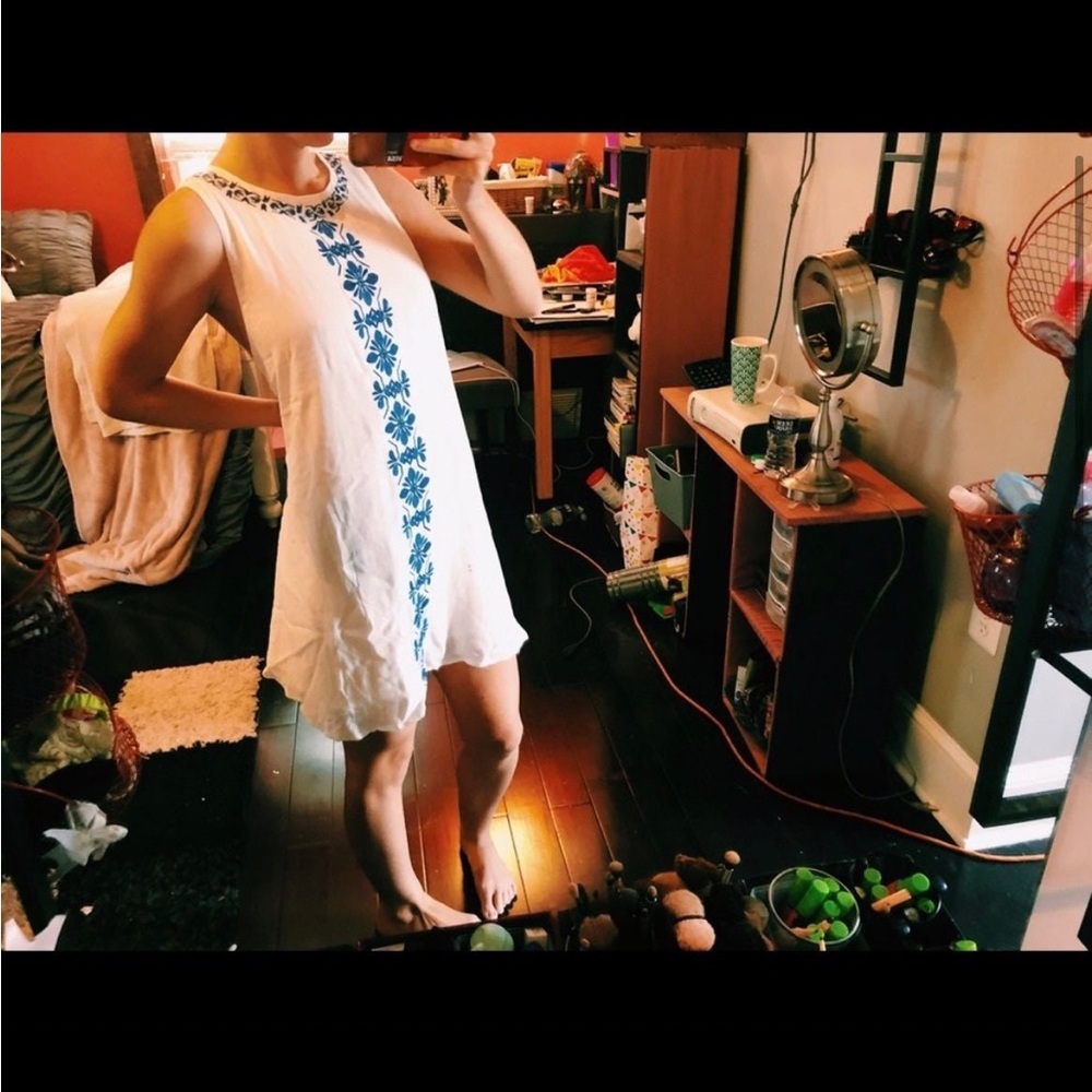 Dress - Picture 11 of 11
